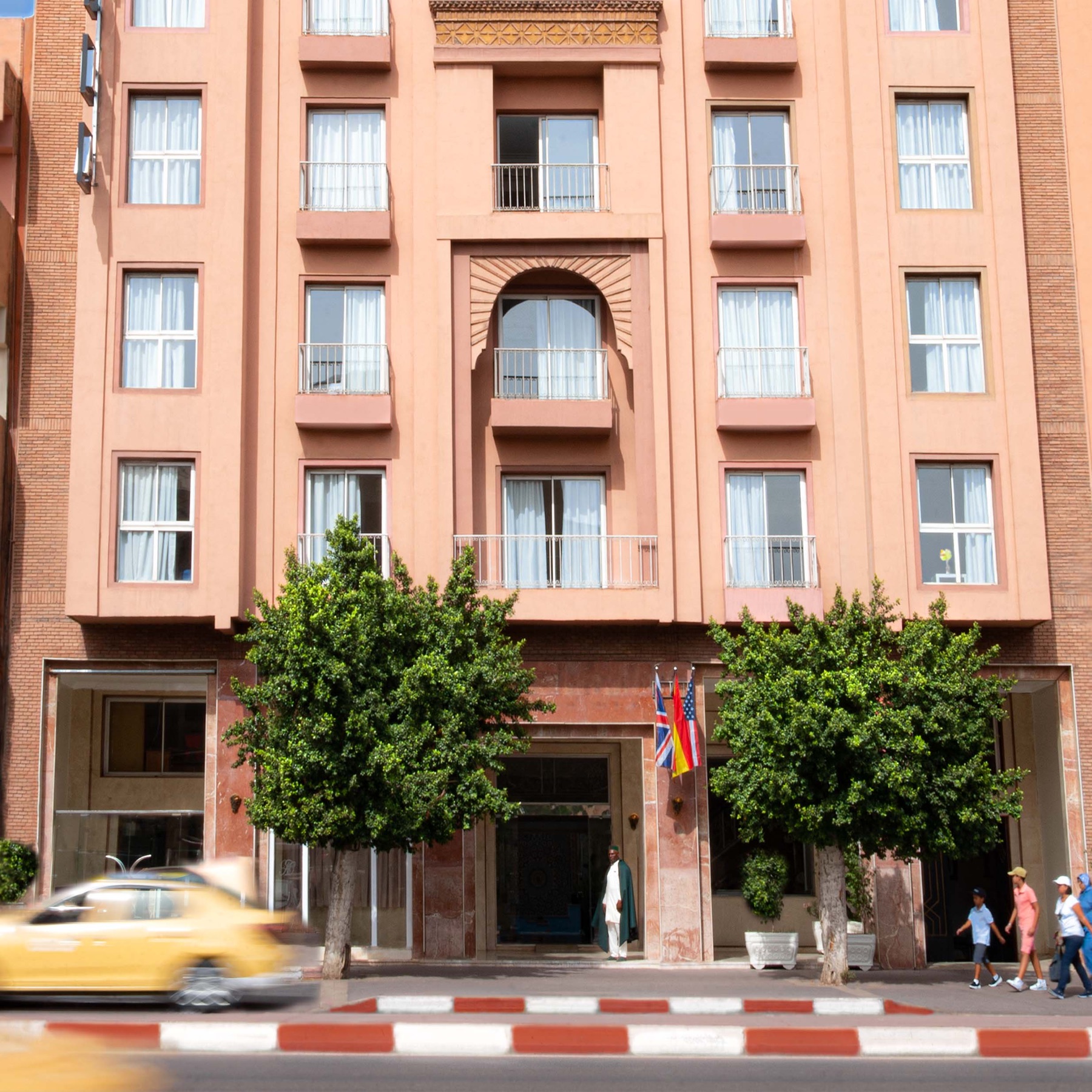 Façade de l’Hôtel Safia sur l’avenue Hassan II à Marrakech